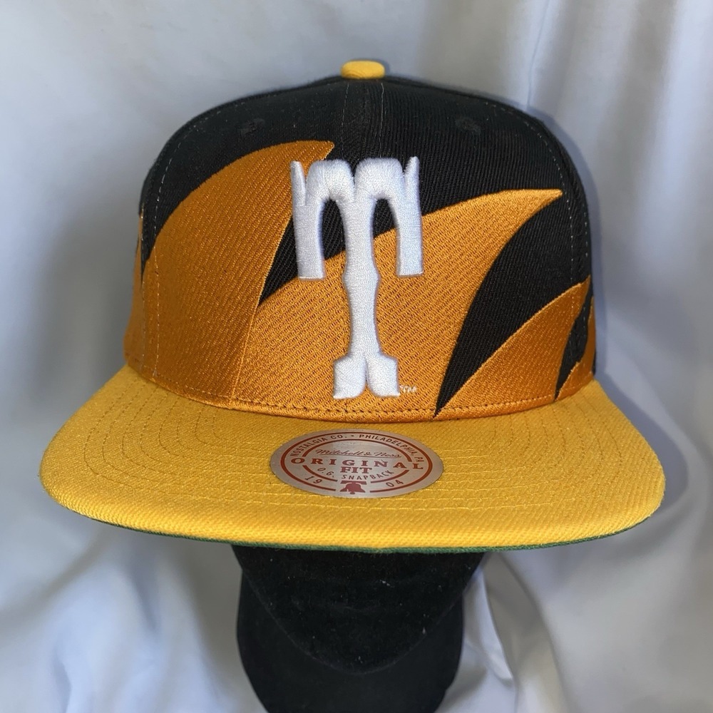 Tennessee Volunteers Hat Mitchell Ness Retro Sharktooth Snapback Cap NEW